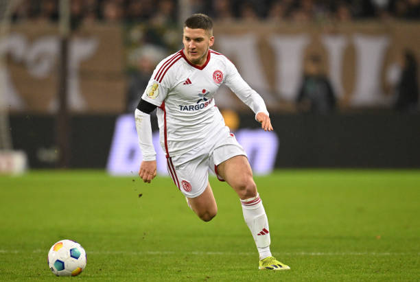 尼克斯队本 尼克斯队本