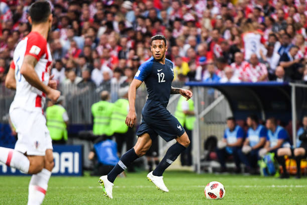 而覃予萱显 而覃予萱显