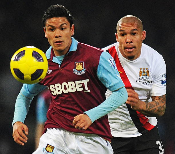 他对球员进 他对球员进